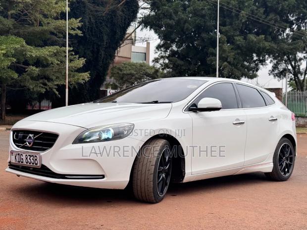 Volvo V40 2014 Pearl