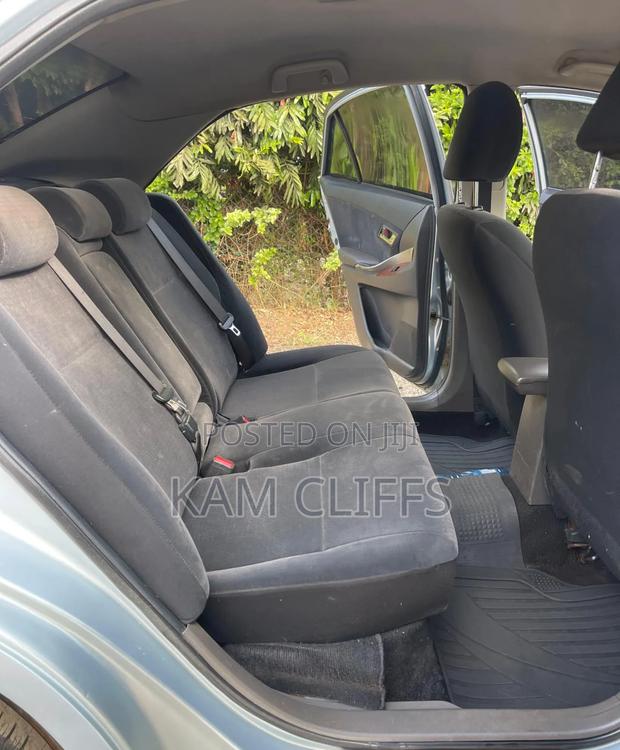 Toyota Premio 2011 Silver