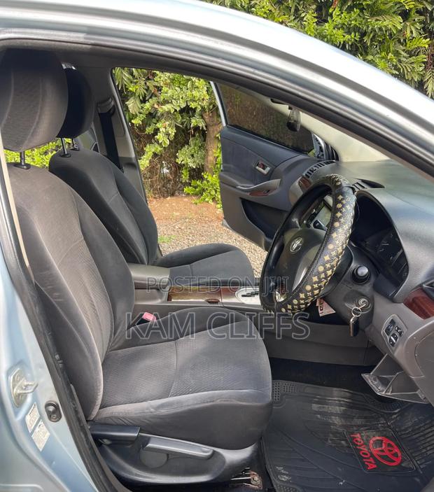 Toyota Premio 2011 Silver