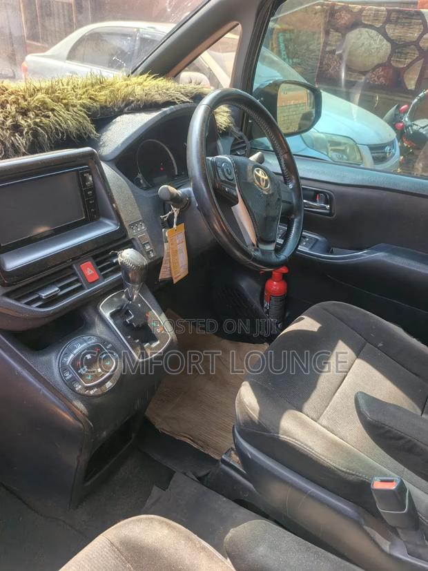 Toyota Noah 2015 Black