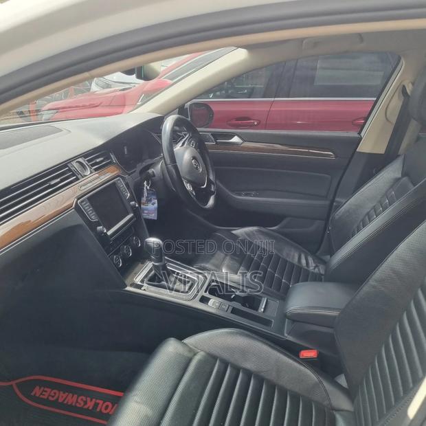 Volkswagen Passat 2017 White