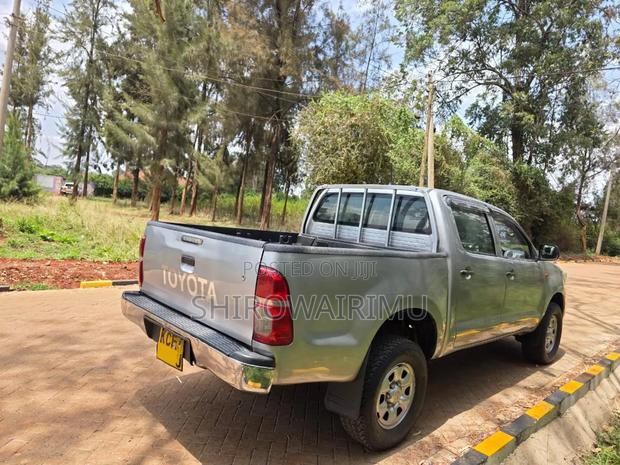 Toyota Hilux 2015 Silver