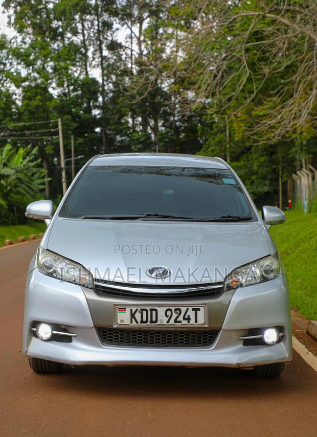 Toyota Wish 2014 Silver