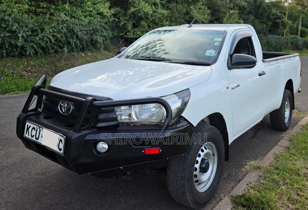 Toyota Hilux 2019 Off white