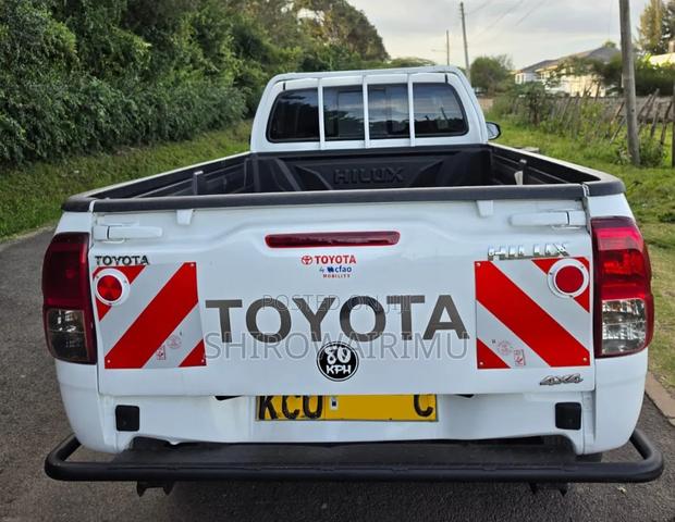 Toyota Hilux 2019 Off white