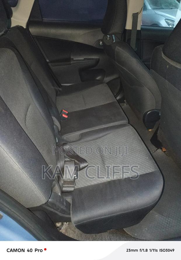 Toyota Ractis 2011 Blue