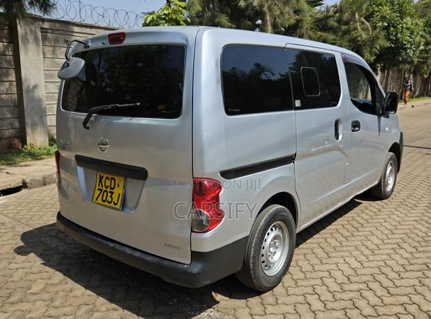 Nissan NP200 2008 Silver