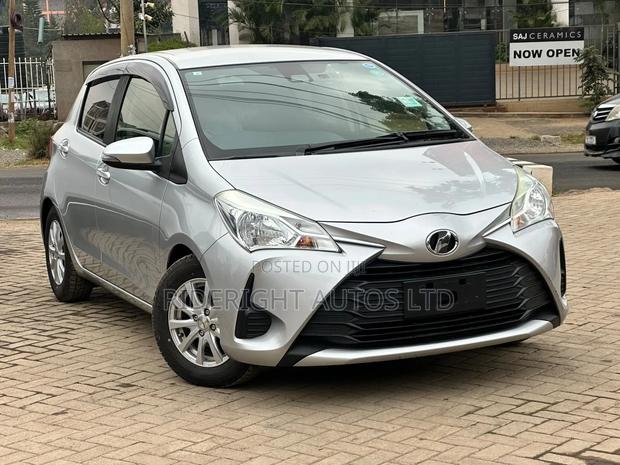 Toyota Vitz 2019 Silver
