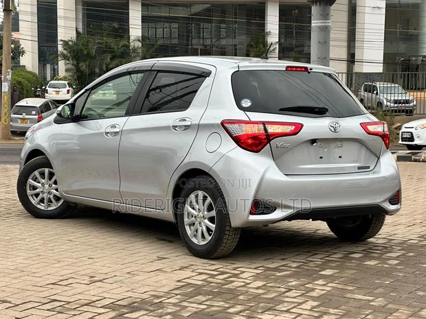 Toyota Vitz 2019 Silver