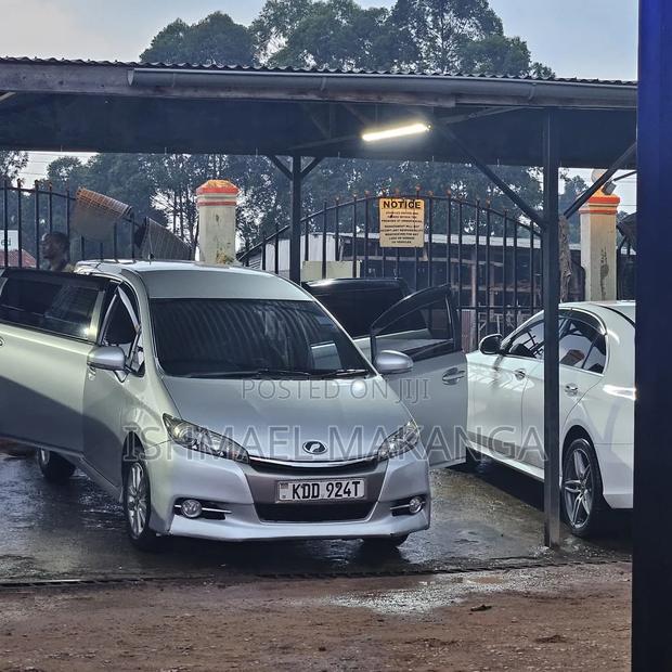 Toyota Wish 2014 Silver
