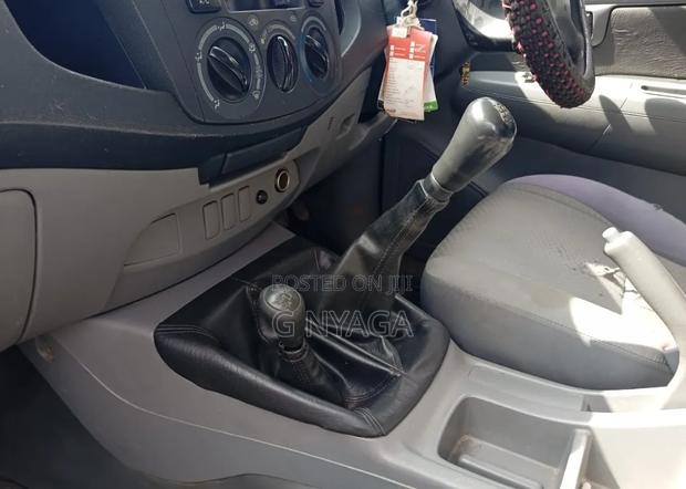 Toyota Hilux 2011 Silver