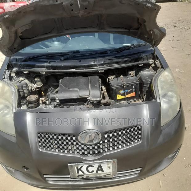 Toyota Vitz 2007 Gray