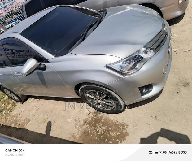 Toyota Axio 2014 Silver