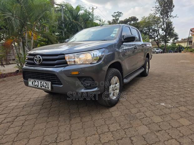 Toyota Hilux 2016 Blue