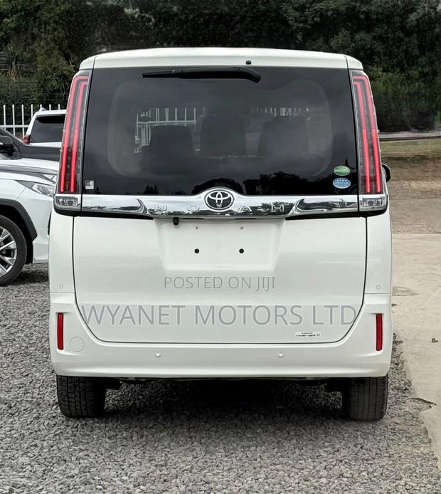 Toyota Noah 2019 White