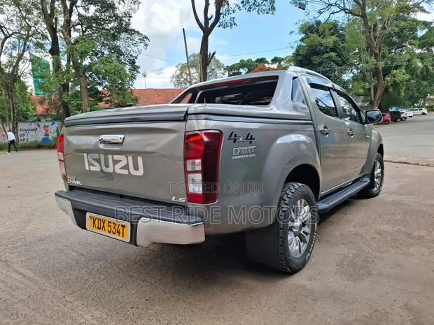 Isuzu D-MAX 2021 Silver