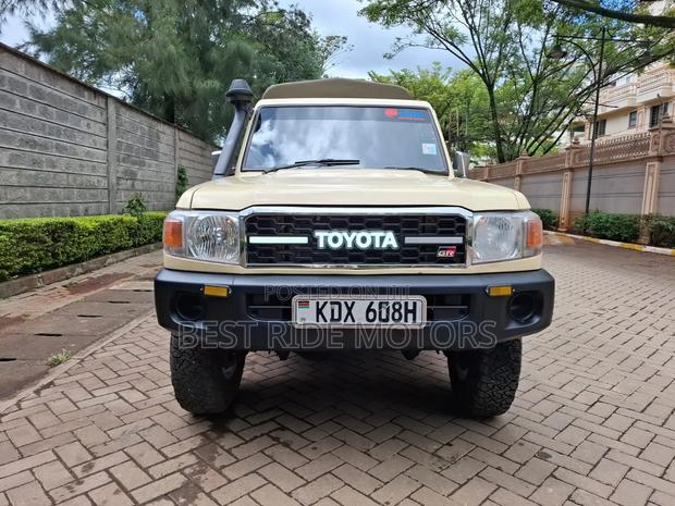 Toyota Land Cruiser 2003 Beige