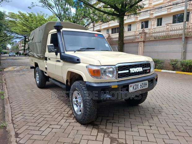 Toyota Land Cruiser 2003 Beige
