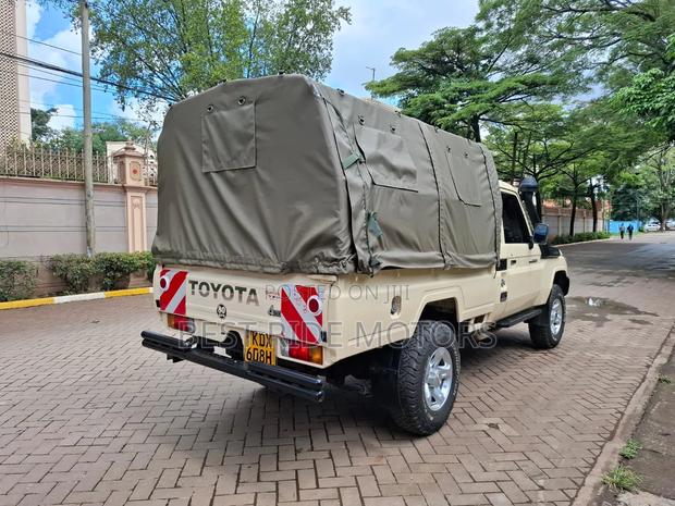 Toyota Land Cruiser 2003 Beige