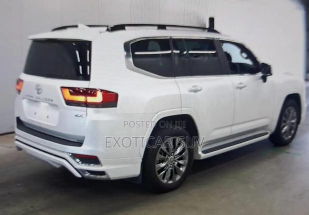 Toyota Land Cruiser 3.5 Petrol 4WD 2022 White