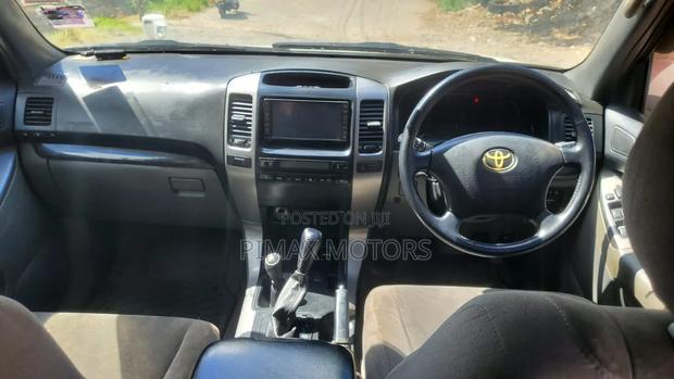 Toyota Land Cruiser Prado 2006 White