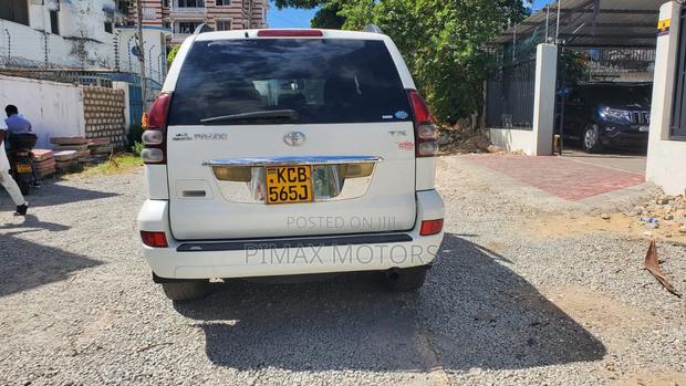 Toyota Land Cruiser Prado 2006 White