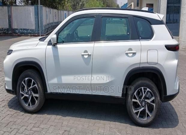 Toyota Urban Cruiser 2025 Off white