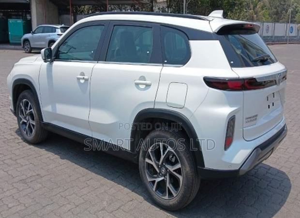 Toyota Urban Cruiser 2025 Off white