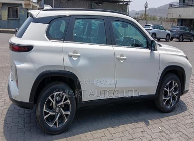 Toyota Urban Cruiser 2025 Off white