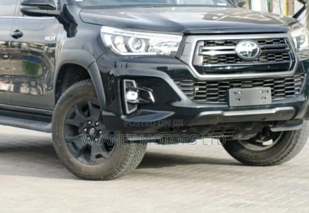 Toyota Hilux 2019 Black