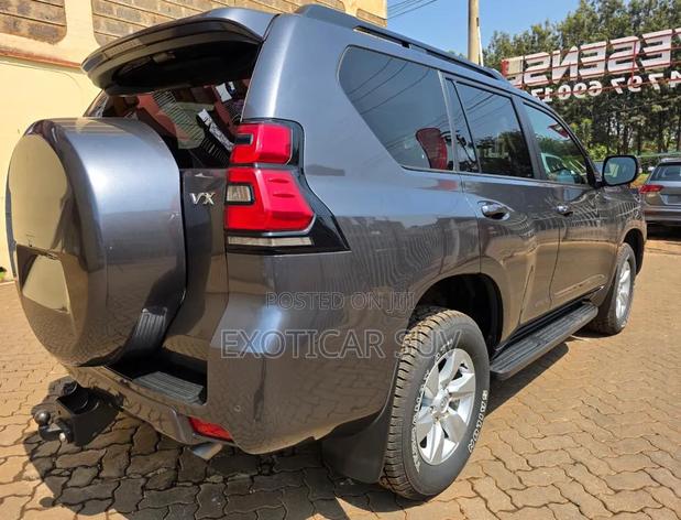 Toyota Land Cruiser Prado 3.0 190hp 2018 Gray