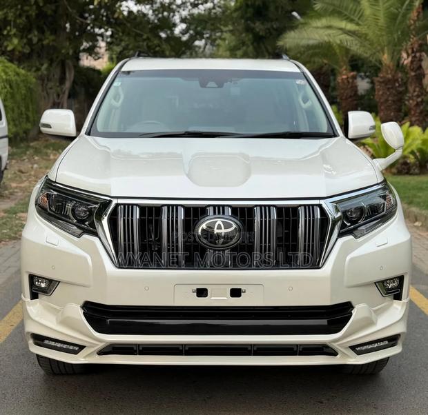Toyota Land Cruiser Prado 2019 White