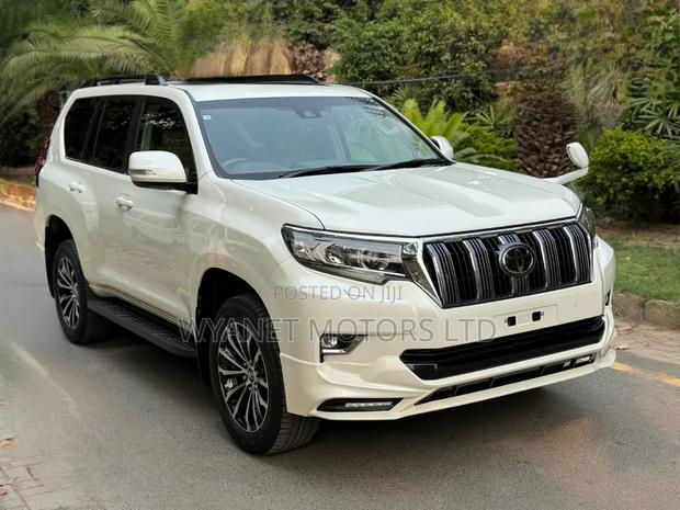 Toyota Land Cruiser Prado 2019 White