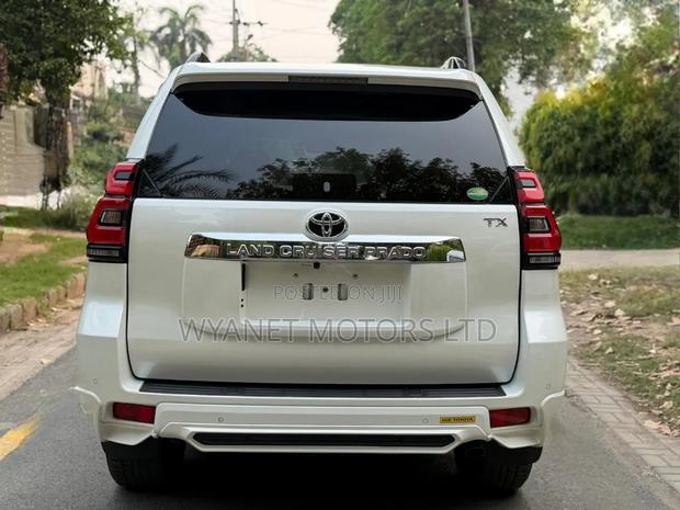 Toyota Land Cruiser Prado 2019 White