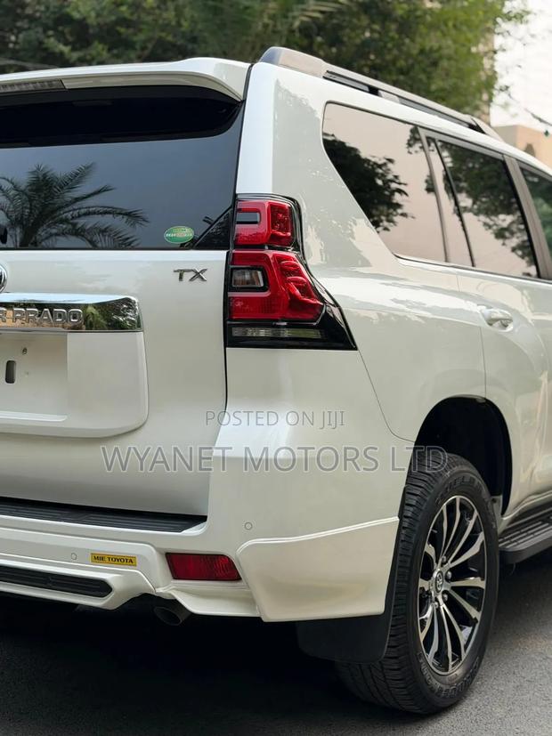 Toyota Land Cruiser Prado 2019 White