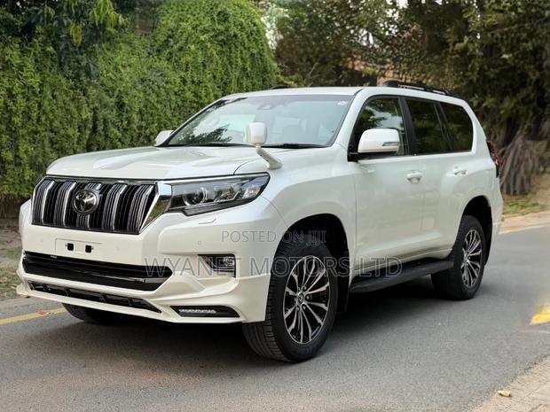 Toyota Land Cruiser Prado 2019 White