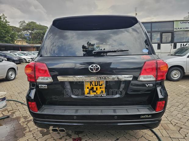 Toyota Land Cruiser 2016 Black