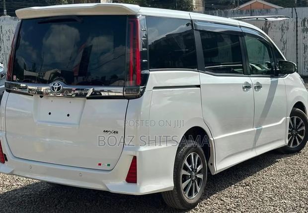 Toyota Noah 2020 White