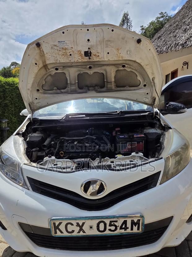 Toyota Vitz 2012 White
