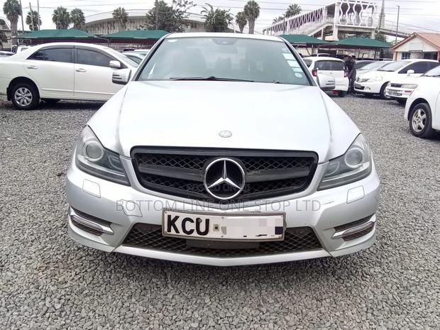 Mercedes-Benz C200 2011 Silver