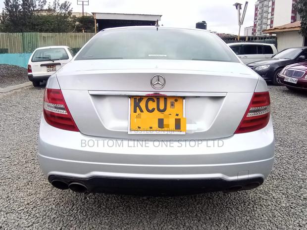 Mercedes-Benz C200 2011 Silver