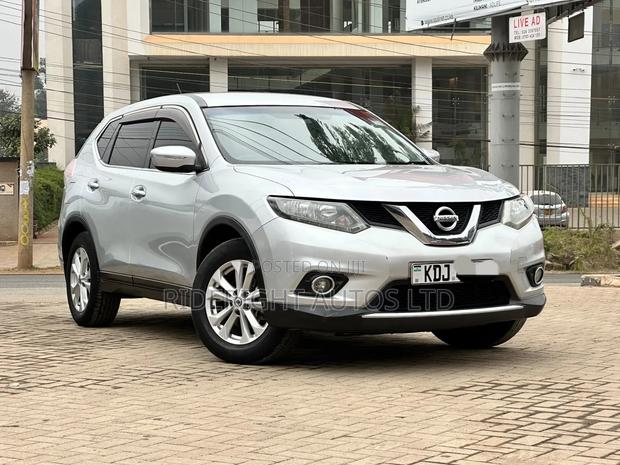 Nissan X-Trail 2015 Silver