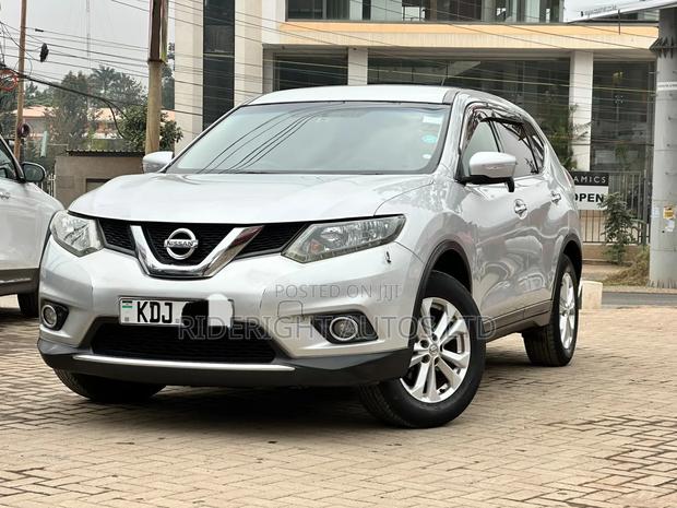 Nissan X-Trail 2015 Silver