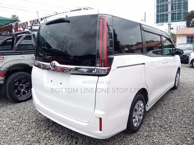 Toyota Noah 2020 White