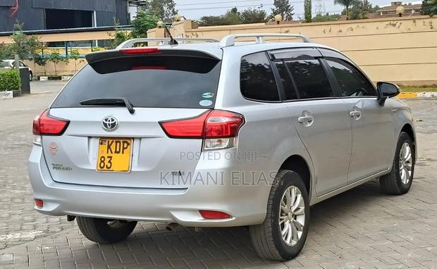 Toyota Corolla Fielder 2017 Silver