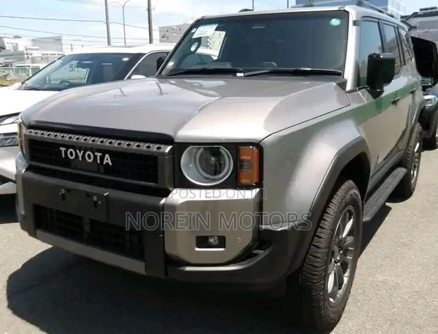 Toyota Land Cruiser Prado 2023 Gray