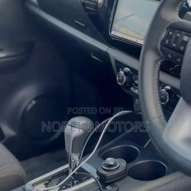 Toyota Hilux 2020 White