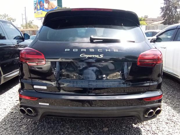 Porsche Cayenne 2016 Black