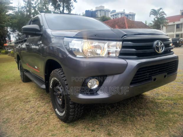 Toyota Hilux 2019 Black