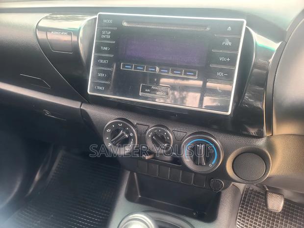 Toyota Hilux 2019 Black